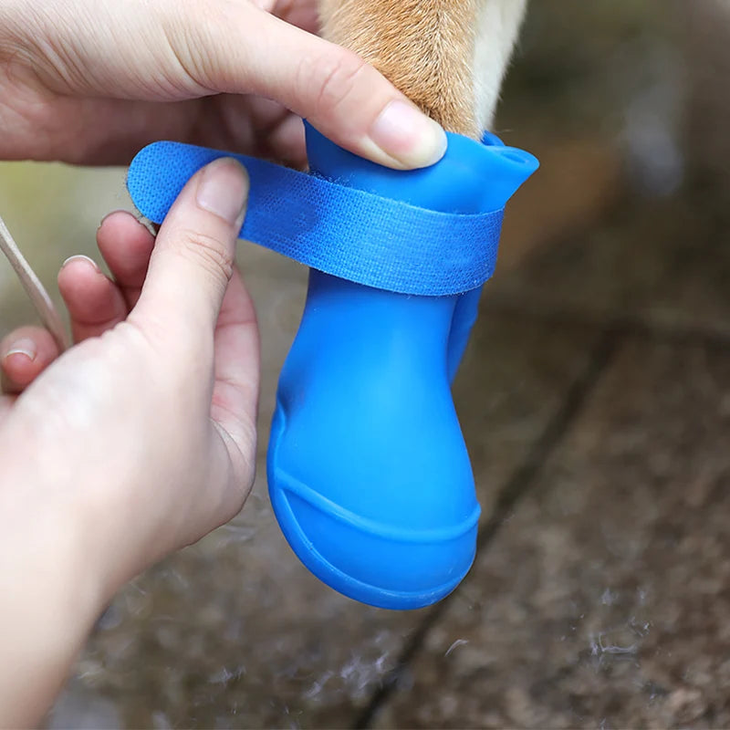 4 botas de lluvia impermeables y antideslizantes para perros y gatos